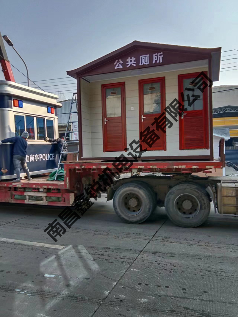警務(wù)崗?fù)ず鸵苿訋慌_送往余干高鐵站